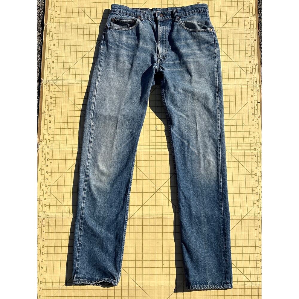 Vintage 80s Levi’s 505 0217 zipper fly blue faded denim USA made 35x36 (33x36)